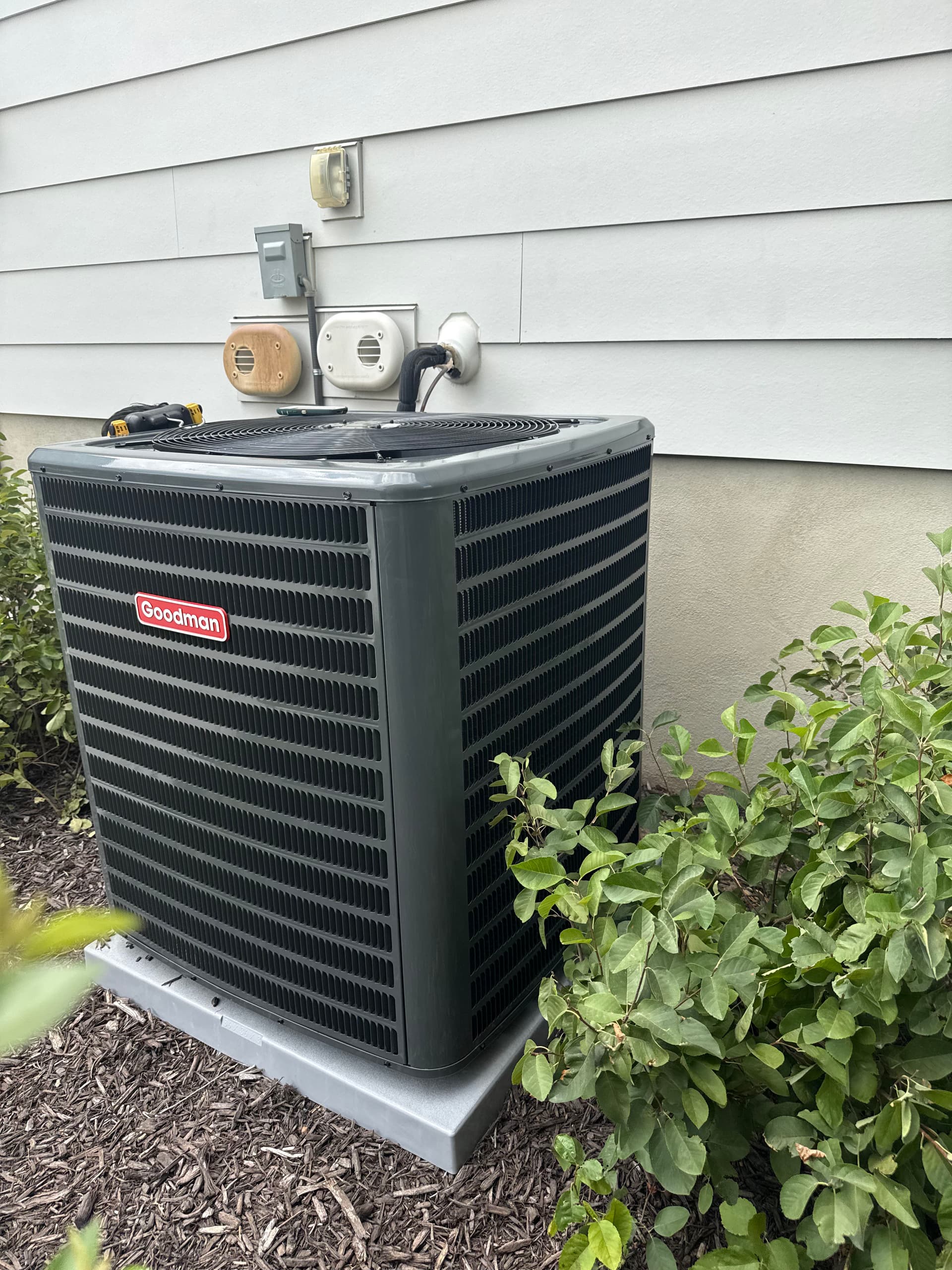 Burned-Out AC Unit Replaced With a New High-Efficiency Goodman System